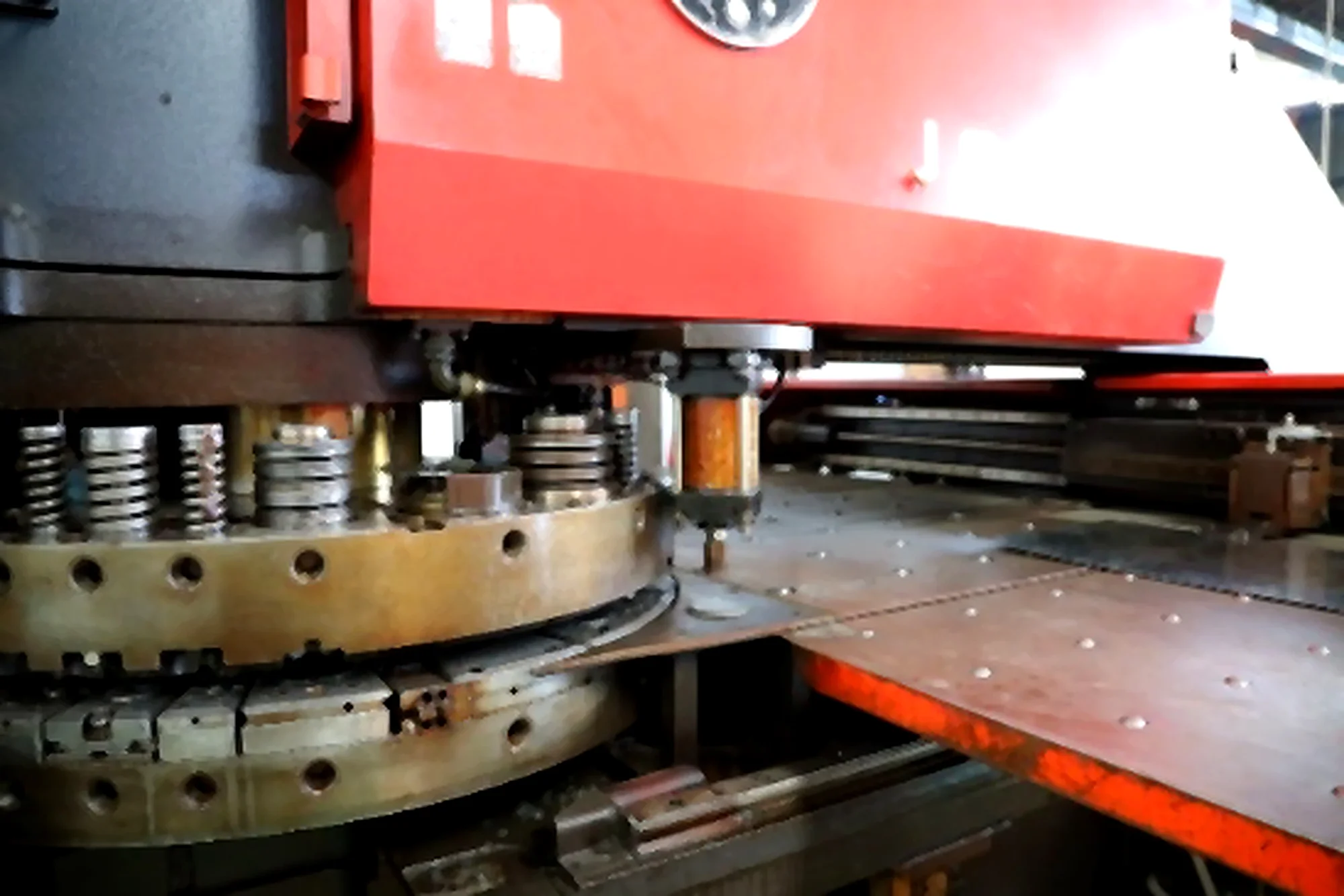 Punzonado CNC de lámina metálica